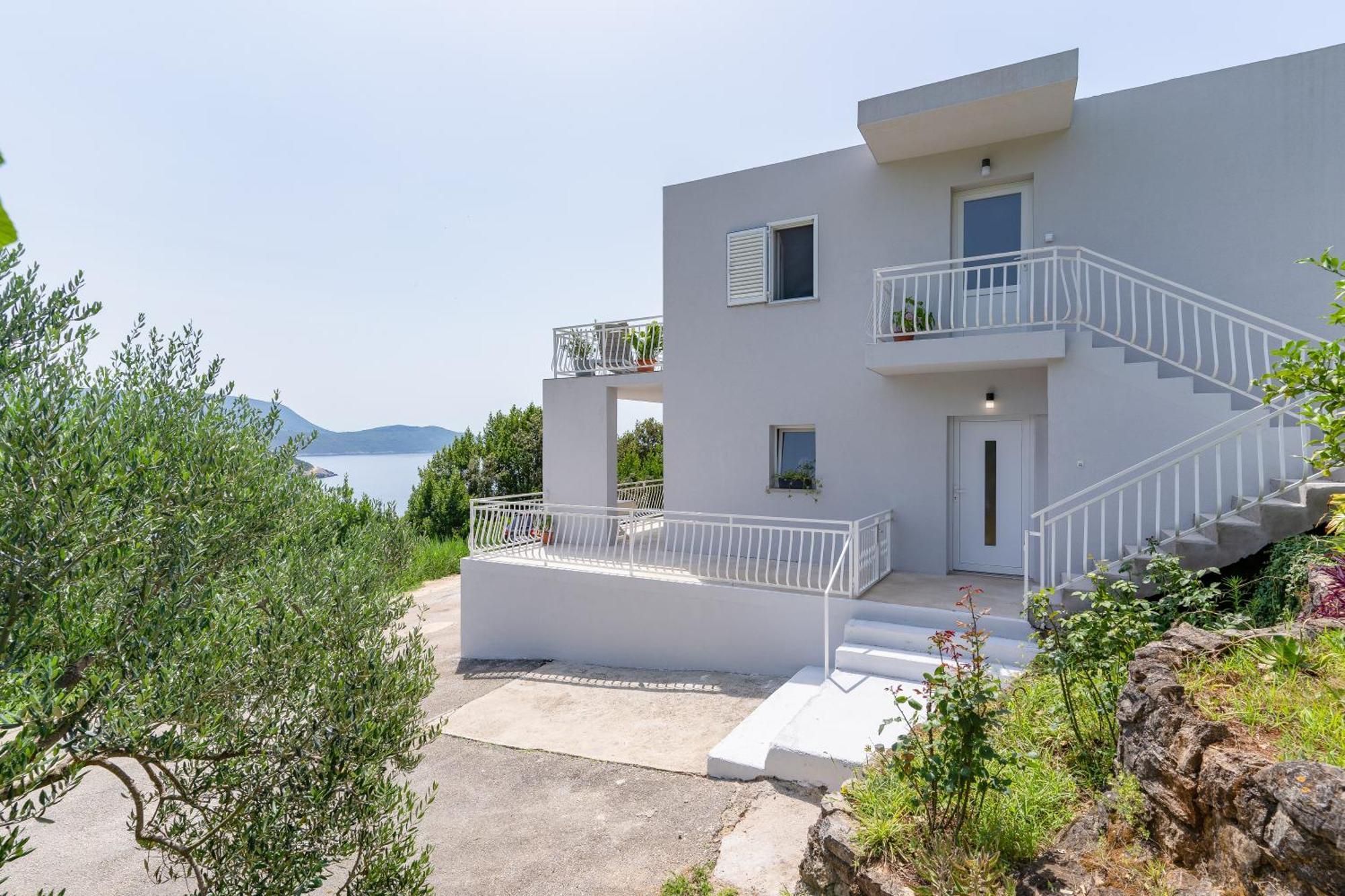Apartment Konak Molunat Luaran gambar